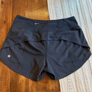 Black Lululemon Speed Up Shorts - 6 Tall - 4”